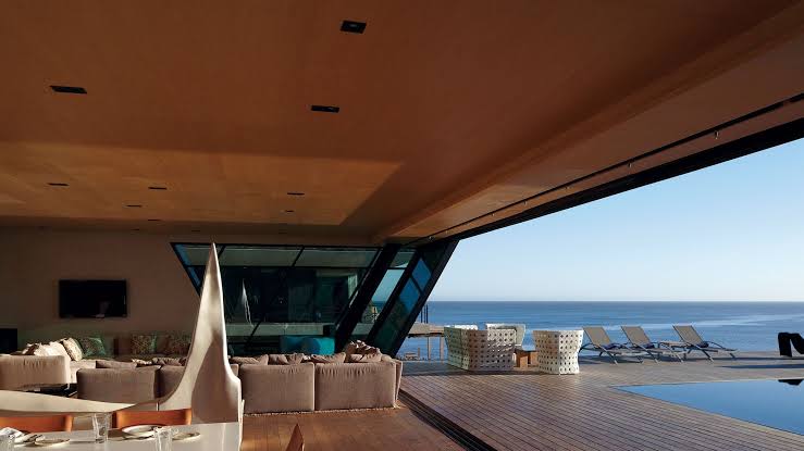 Playa Vik photograph 1