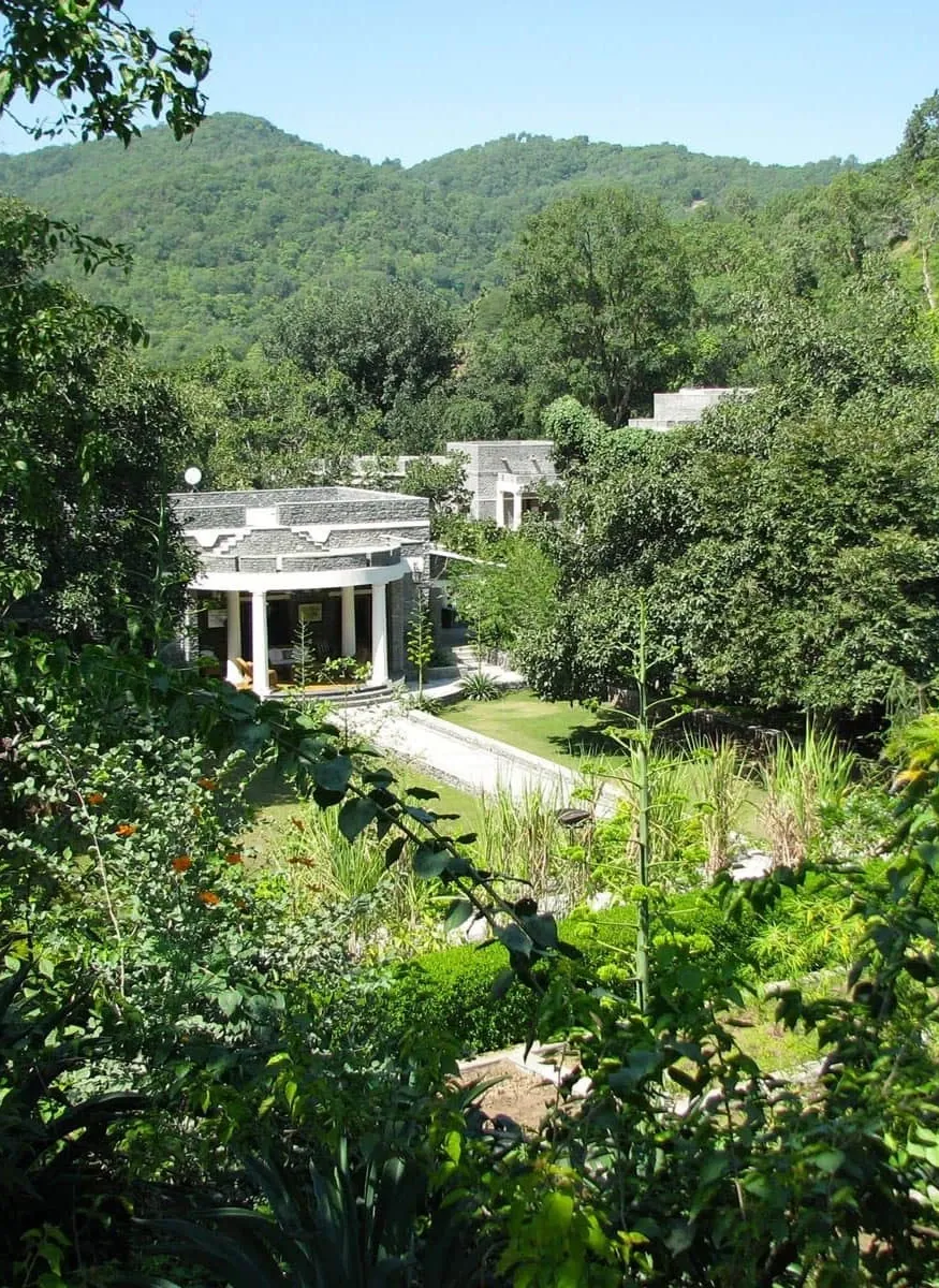 The Mountbatten Lodge photograph 2